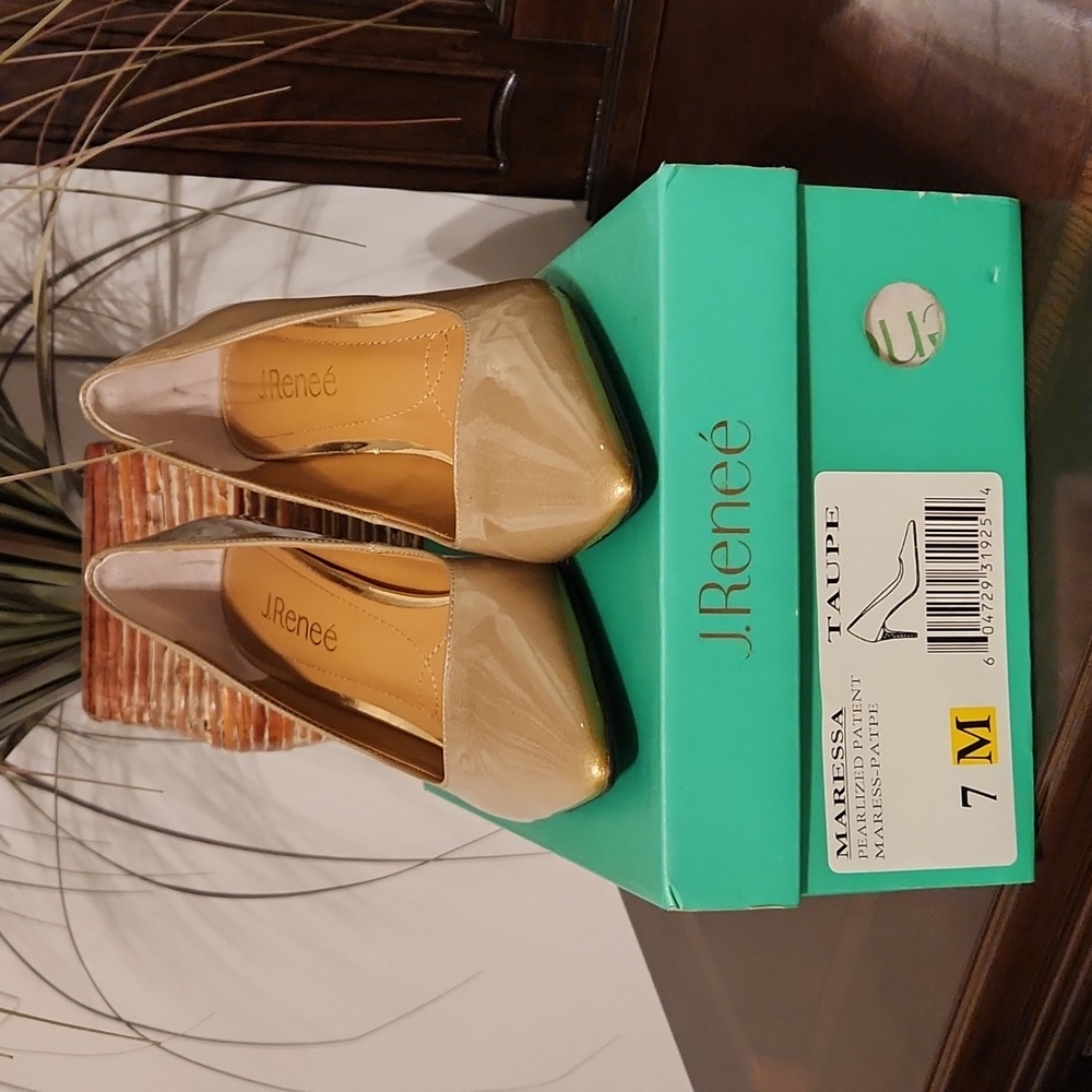 J. RENEE HEELS 7M